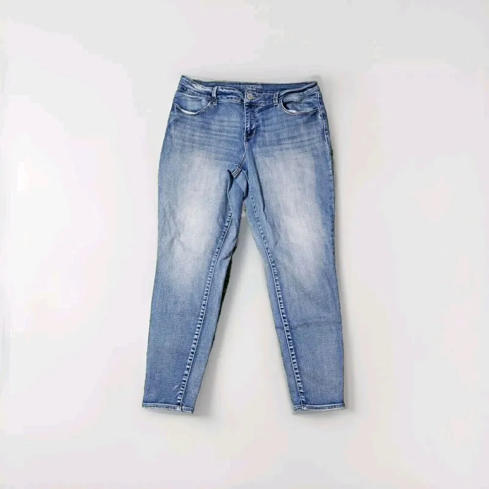 Maurices Womens sz XL Reg Jeans Mid Rise Dark Wash Faded Denim Skinny - Picture 1 of 9